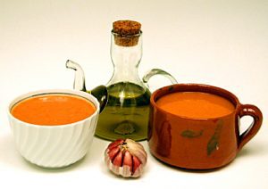 Gazpacho y aceite de oliva virgen extra